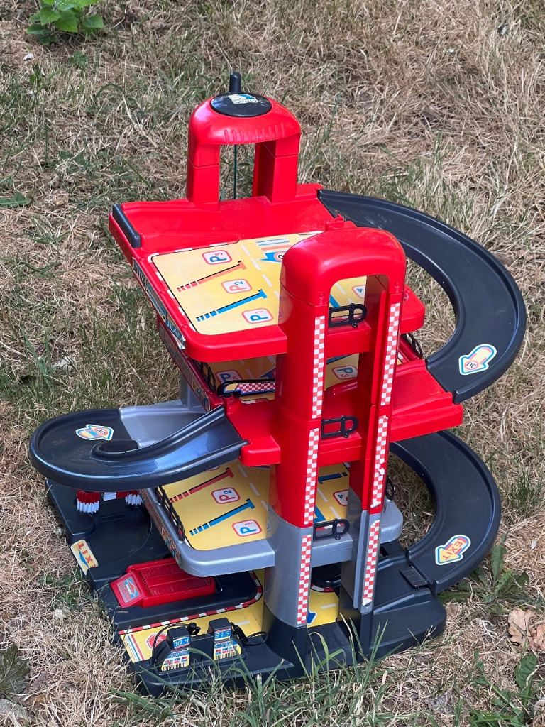 Kids Toy Car Park Garage Playset - Good Condition
