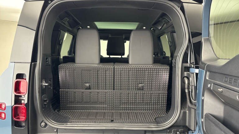 2022 Land Rover Defender 110 3.0 D300 MHEV X-Dynamic HSE SUV 5dr Diesel Auto 4WD Euro 6 (s/s) (30...