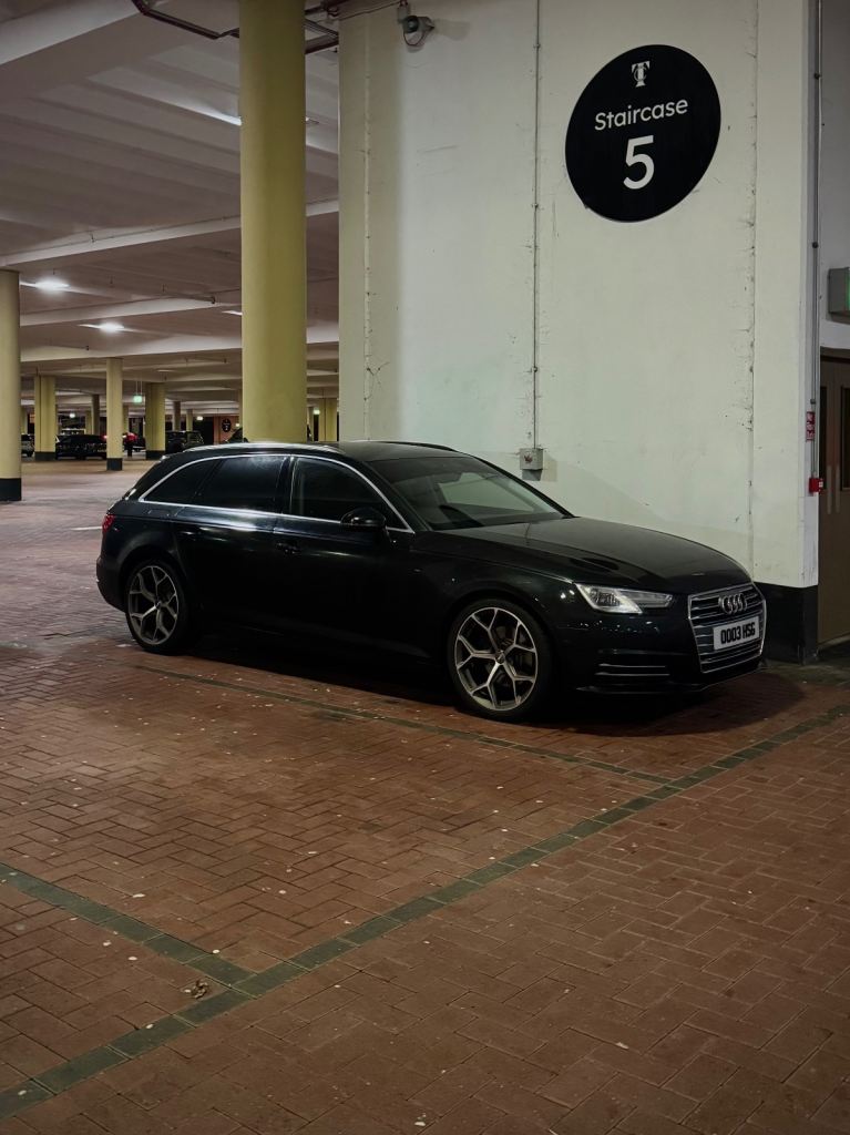 Audi A4 Avant Sport Ultra 2.0 TDI Manual