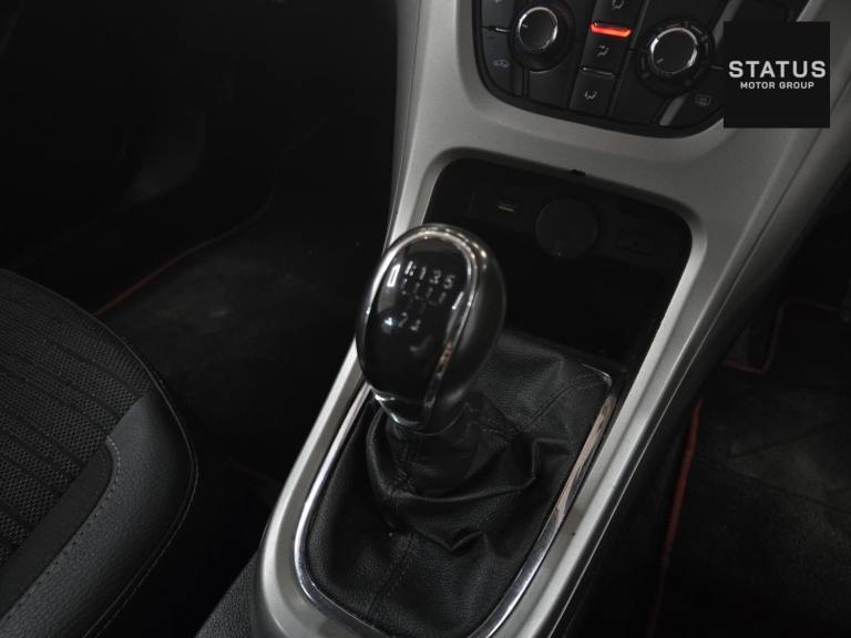 2014 Vauxhall Astra 1.6 16v Excite Hatchback 5dr Petrol Manual Euro 5 (115 ps) Hatchback Petrol M...