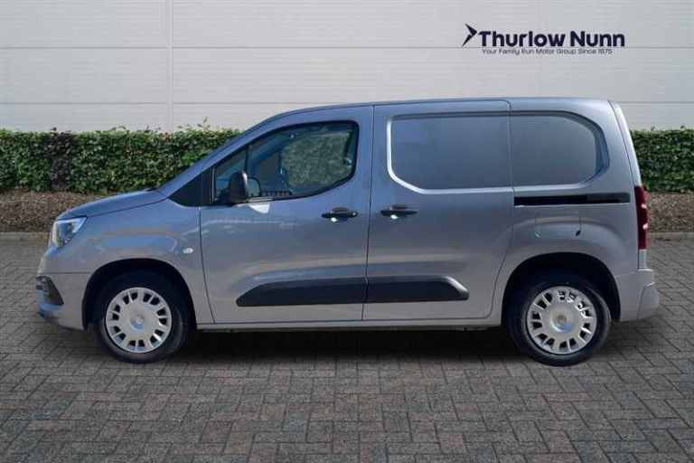 2022 Vauxhall Combo 1.5 Turbo D 2000 Sportive Panel Van 5dr Diesel Manual L1 H1 Euro 6 (100 ps) P...