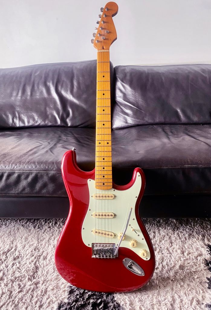 Vintage 1960s Style Red Stratocaster Classic Vibe Strat Electric Guitar