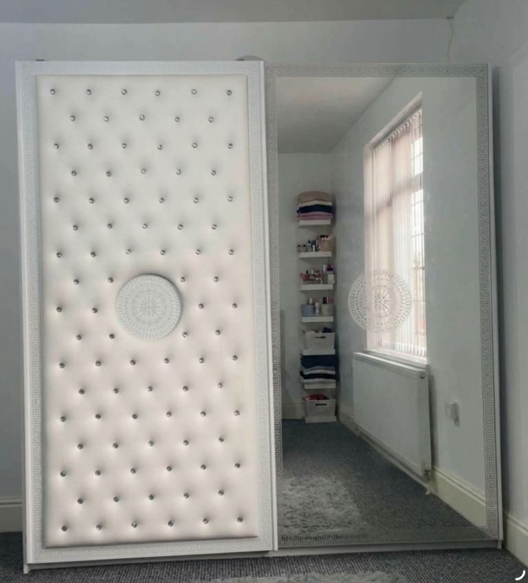 Stella Italian High Gloss White Bedroom Set King Bed & Wardrobe £600(negotiable)