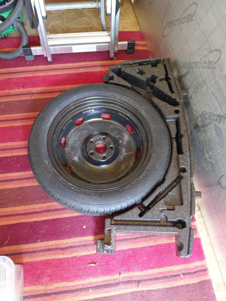 Spare wheel & casing for Seat Terracco boot