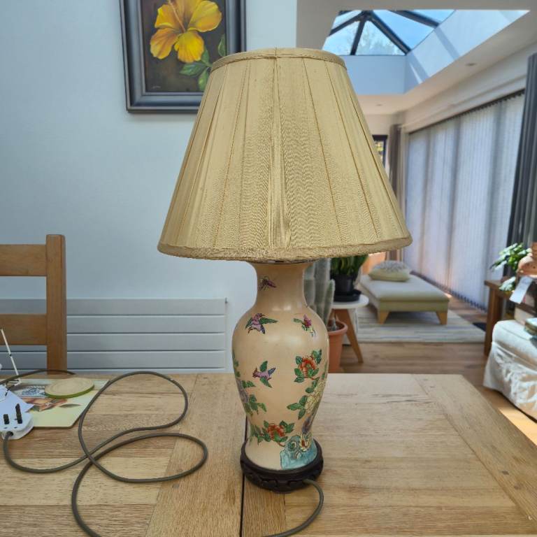 Chinese Hand‑Finished Porcelain Vase Table Lamp with Silk Shade