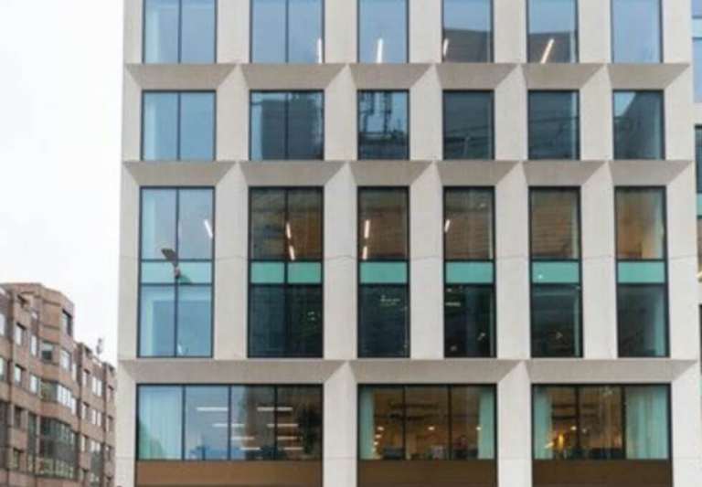 Furnished offices to rent in *Moorgate*. Office Spaces for 2 to 700 desks EC2
