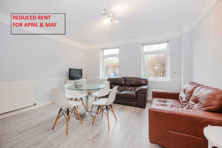 Immaculate, 3 bedroom, ground floor, HMO flat in West Pilton – available NOW