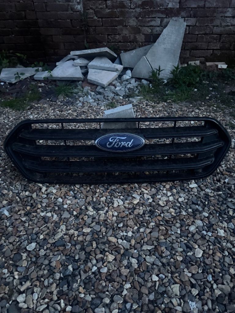 Transit custom front grille