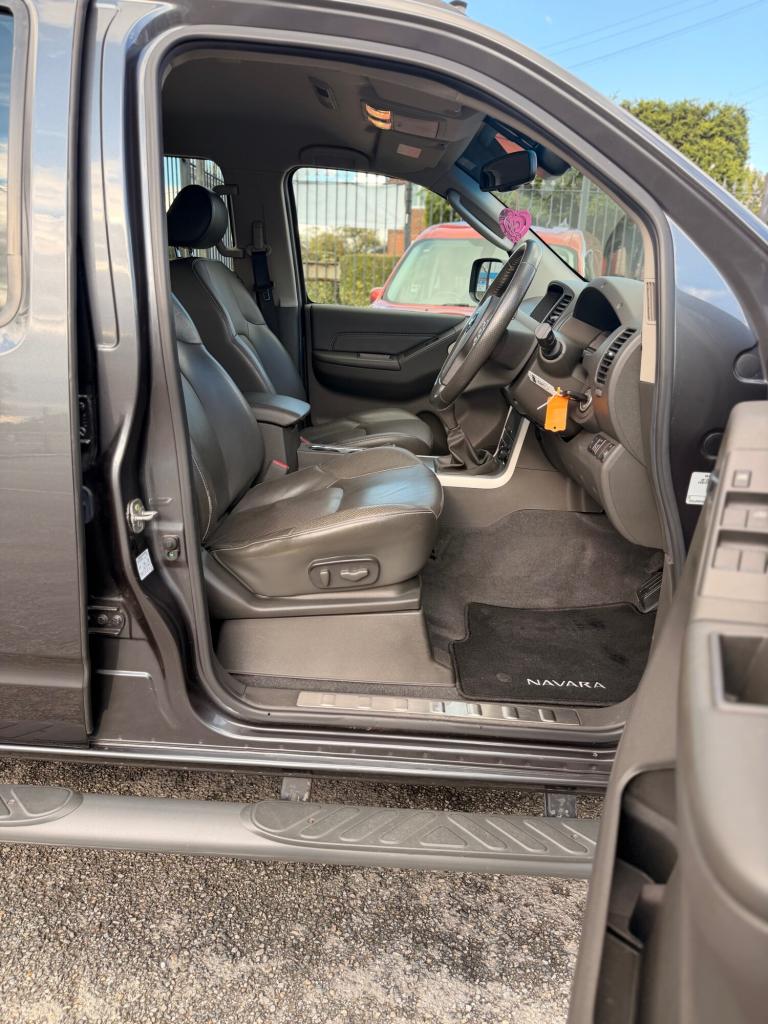 2013 63 NISSAN NAVARA 2.5 DCI TEKNA 190PS GREY FSH 1 OWNER ONLY 60K 