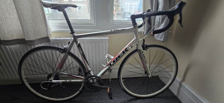 58cm trek 2.3 alpha. Hardly used. Mint condition 