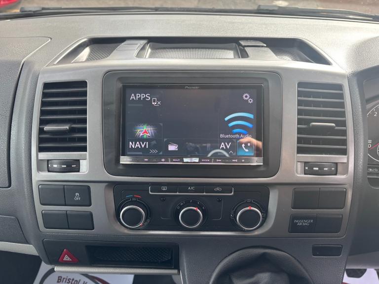 2015 Volkswagen Transporter 2.0 BiTDI 180PS Highline Kombi Van 4MOTION WINDOW VAN Diesel Manual