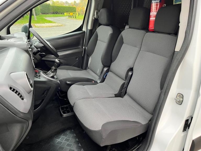 2018 68 PEUGEOT PARTNER 1.6 BLUEHDI 651 SE L1 H1 WHITE PANEL VAN 1 OWNER FSH