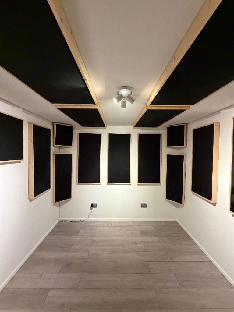 Music Studio in Canning Town with AC