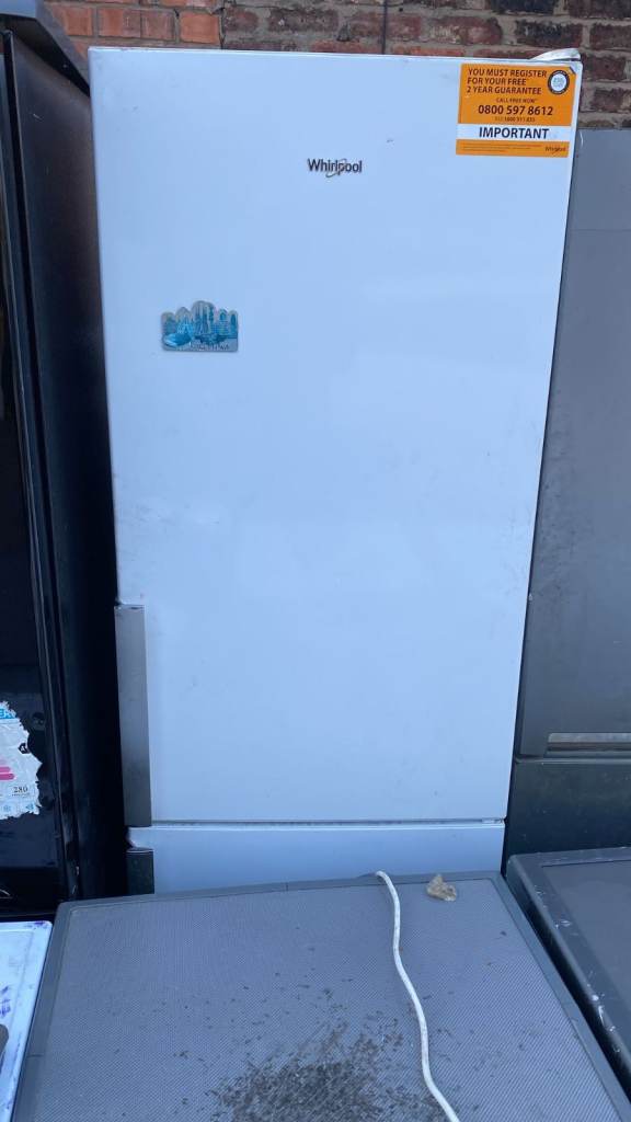 Whirlpool Freestanding Fridge Freezer – White, Good Condition