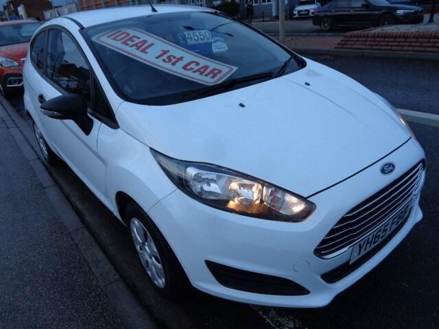2015 Ford Fiesta 1.25 Studio 3dr Low Mileage HATCHBACK Petrol Manual