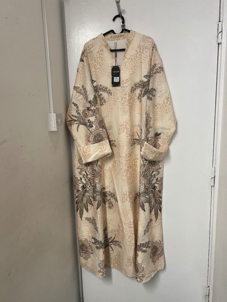 Neom Line Jalabiya | Cream & Gold Animal Print with Bronze Floral Size XXL Brand New  
