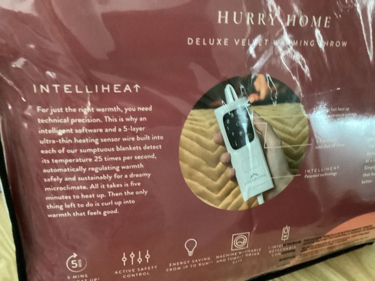 DREAMLAND …….DELUXE VELVET WARMING THROW 120 x 160