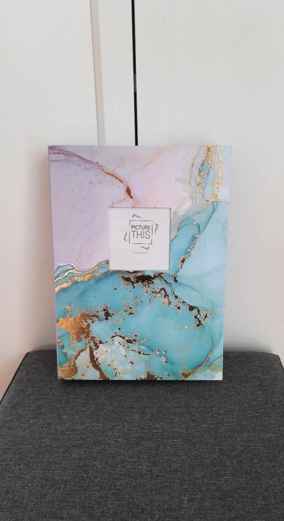 Photo Album, 5x7in Prints, 200 Pockets, Purple Marble Hardcover, 28x20.5cm. Brand New. RRP £22!