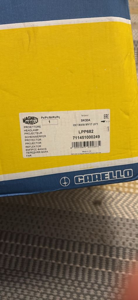 Skoda Octavia head light 