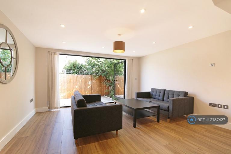 2 bedroom flat in Rodwell Road, London, SE22 (2 bed) (#2737427)