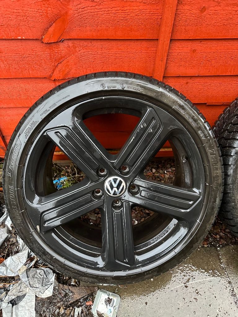 Volkswagen Golf R Cadiz alloys 18” 5x112