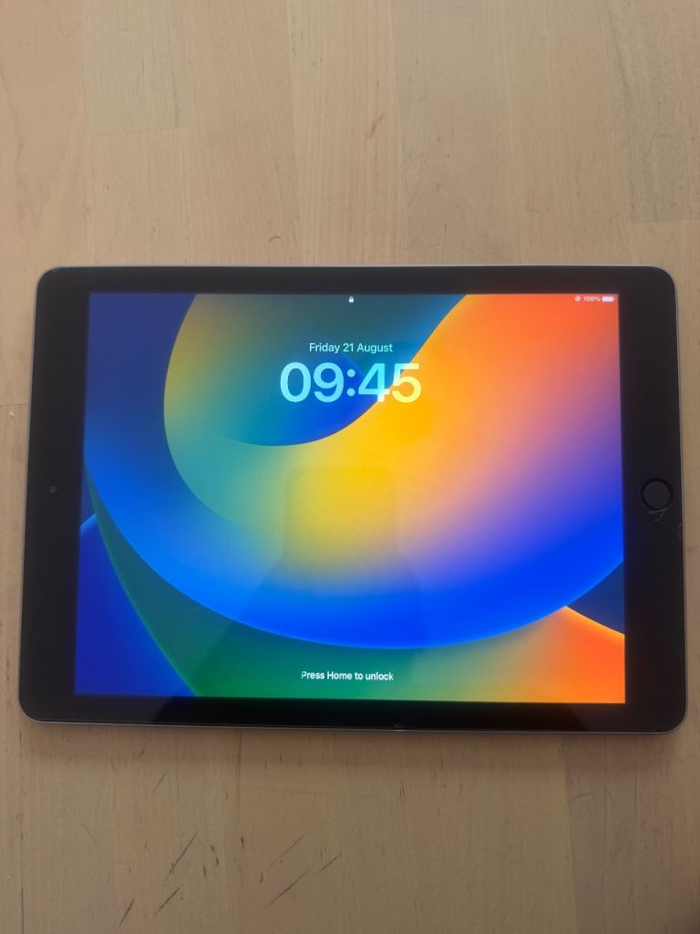 📱 Apple iPad 5th Generation 128GB – Fully Working
