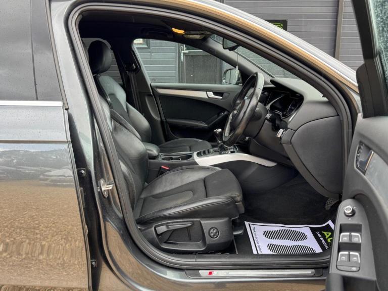 AUDI A4 AVANT 2.0 TDI S line quattro Euro 5 (s/s) 5dr 2015