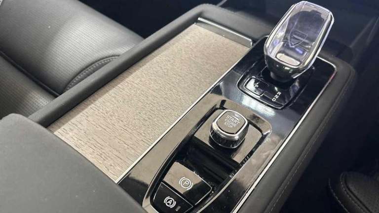 2025 Volvo XC90 Ultra T8 AWD Plug-in hybrid Electric/Petrol Dark 7 Seats Automatic SUV Hybrid Aut...