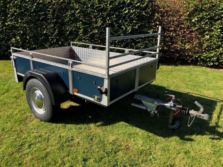 Saris H100N Braked Trailer - Excellent Condition