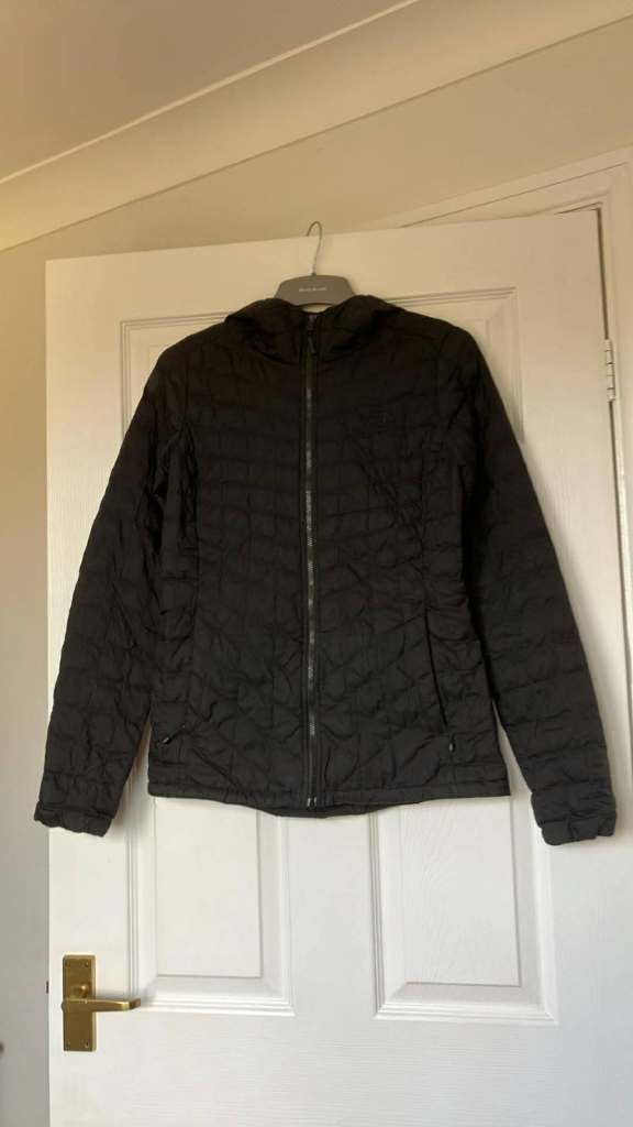 The North Face Black Hooded Quilted Jacket size S/P (8)