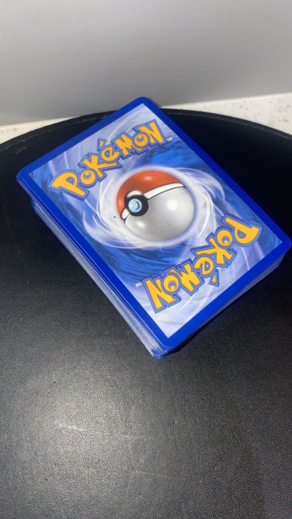 100 Pokémon Cards 