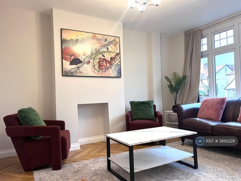 3 bedroom house in Aviemore Way, Beckenham, BR3 (3 bed) (#2882229)