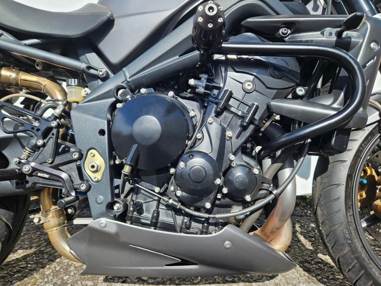 Triumph Street Triple R 675 abs in outstanding condition