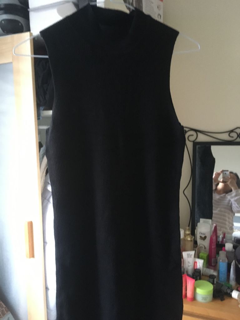 Sleeveless bodycon dress