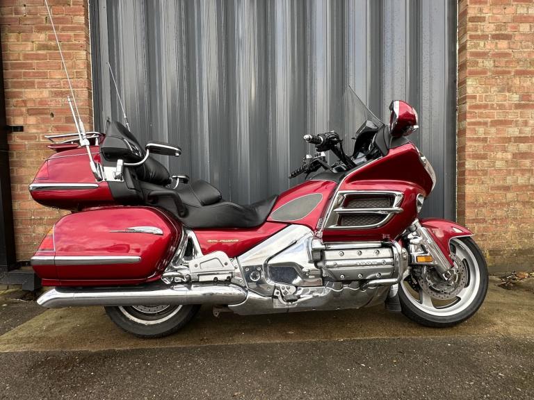 HONDA GL1800 GOLD WING GL1800 Red Manual Petrol 2003 -44k - Great value