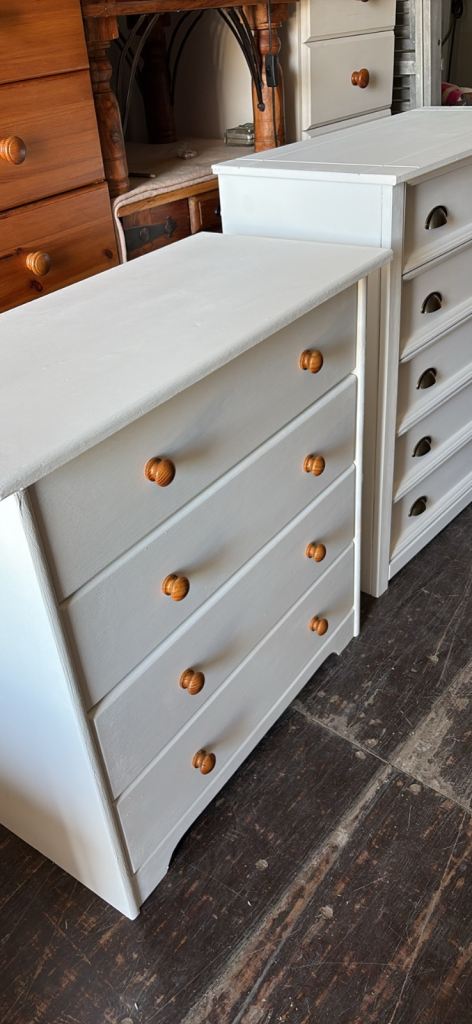 White pine chest of drawers 