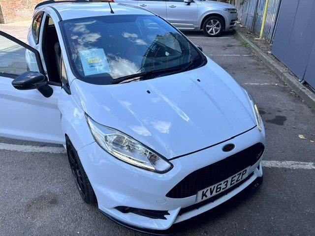 Ford, FIESTA, Hatchback, 2013, Manual, 1596 (cc), 3 doors