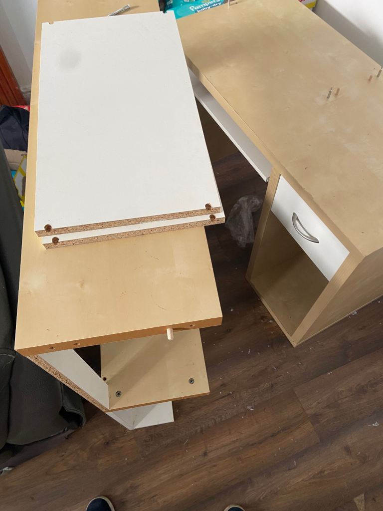 Computer desk