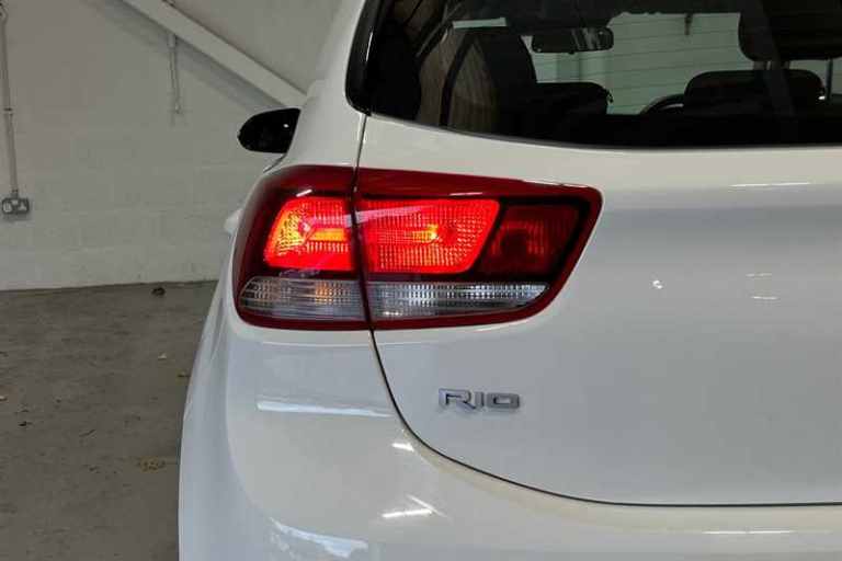 2022 Kia Rio 1.0 T-GDi 2 Hatchback 5dr Petrol DCT Euro 6 (s/s) (99 bhp) Hatchback Petrol Automatic