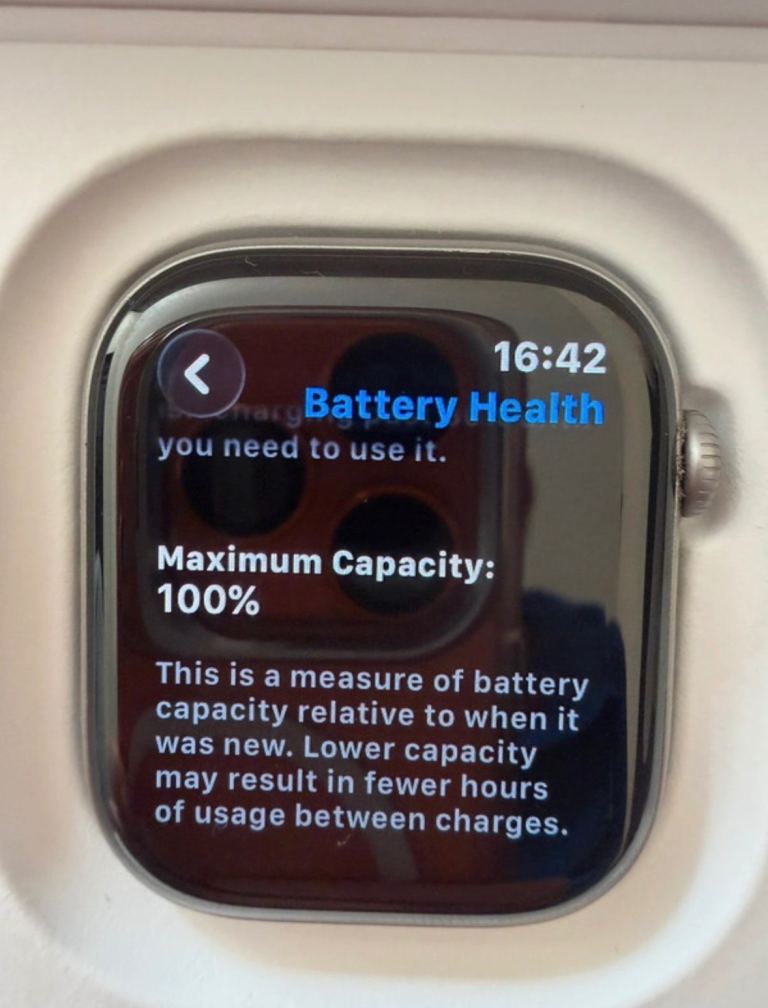 Apple Watch Series 11GPS 46mm – 100% Battery Health