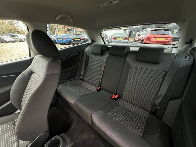 2015 Volkswagen Polo 1.0 SE 3dr HATCHBACK PETROL Manual