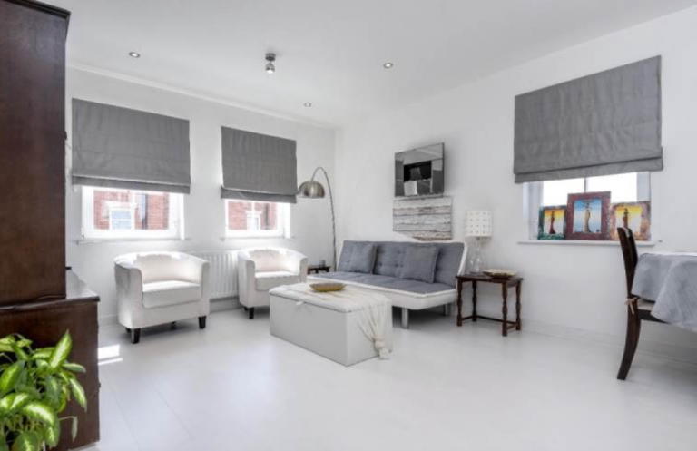 Modern 2-Bedroom Flat | Renovated | Fitted Kitchen | Parking | Rainbow Road, Erith, London - DA8
