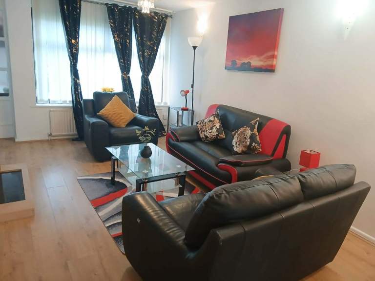 Beautiful luxury private rooms to rent