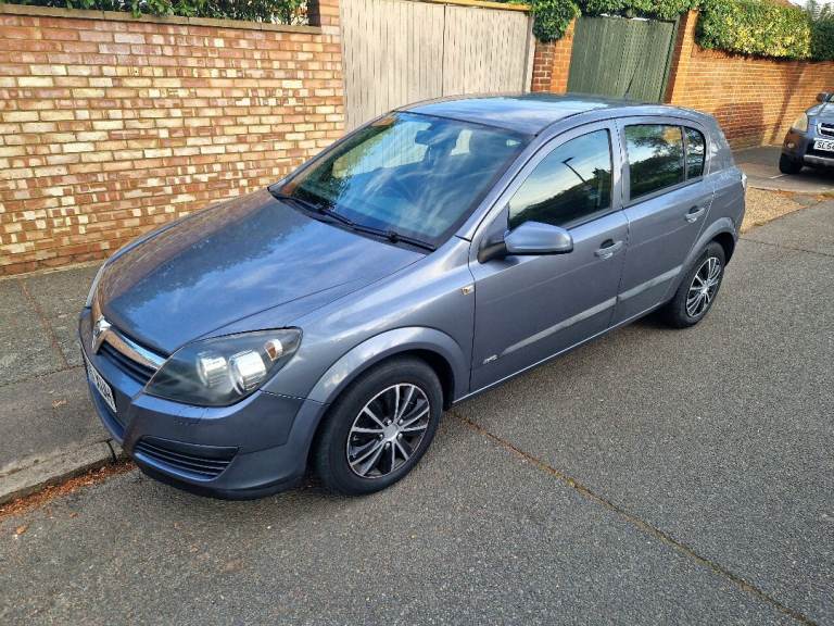 AUTOMATIC VAUXHALL ASTRA 1.8 ULEZ FREE GREAT DRIVE 