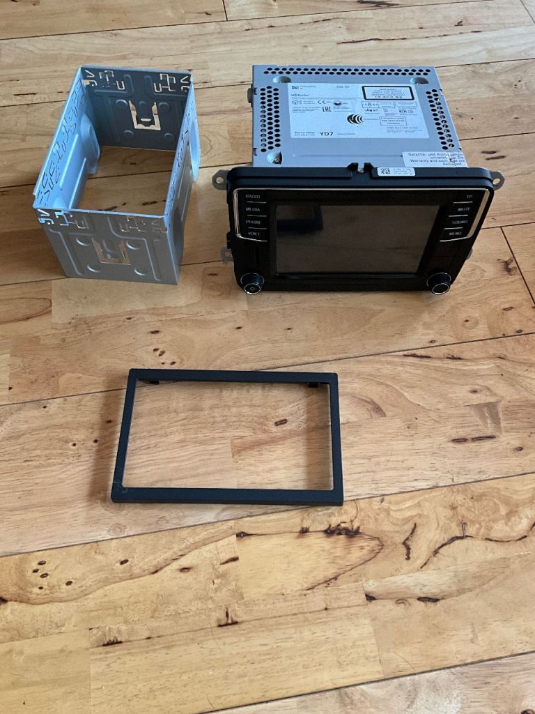 Skoda Yeti Stereo Head Unit CD 5L0035200D YETI RADIO 5L0 035 200 D 