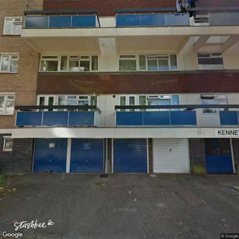 Garage to rent in Redhill (RH1) | Stashbee