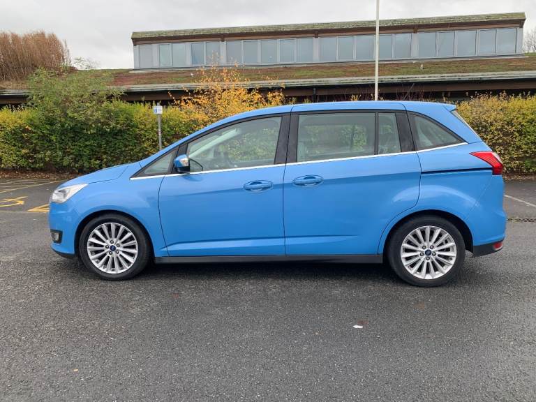 FORD GRAND C-MAX  2017  7 SEATER  NEW BELTS NEW SERVICE NEW  MOT WARRANTY GIVEN