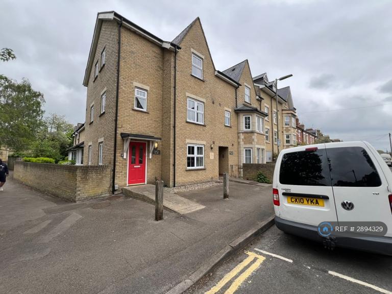 1 bedroom flat in Marlborough Road, Oxford, OX1 (1 bed) (#2894329)