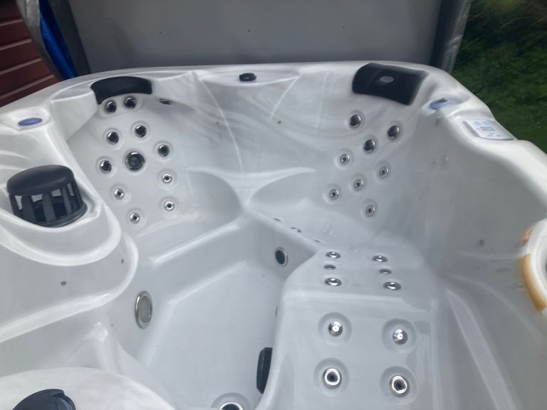 image for Hot tube/spa