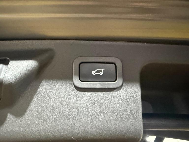 2017 Land Rover Discovery Sport 2.0 TD4 HSE Luxury Auto 4WD Euro 6 (s/s) 5dr ESTATE Diesel Automatic